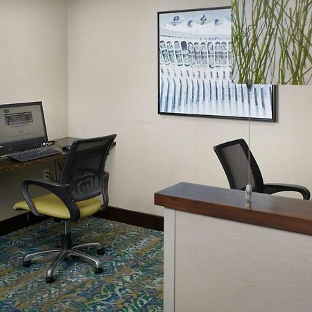 Hampton Inn Hanover Bagian luar foto