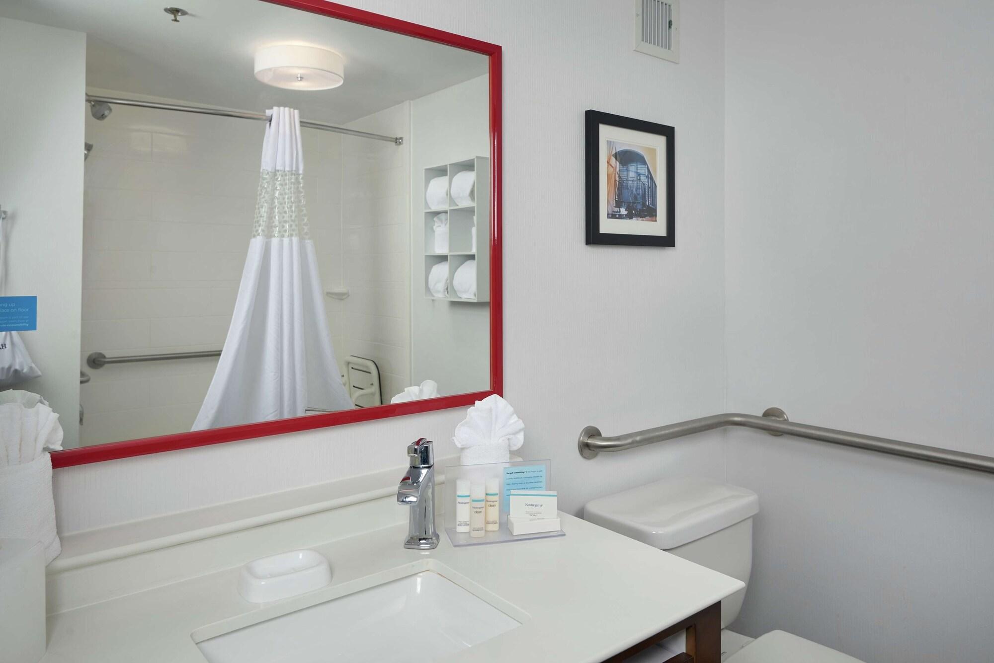 Hampton Inn Hanover Bagian luar foto