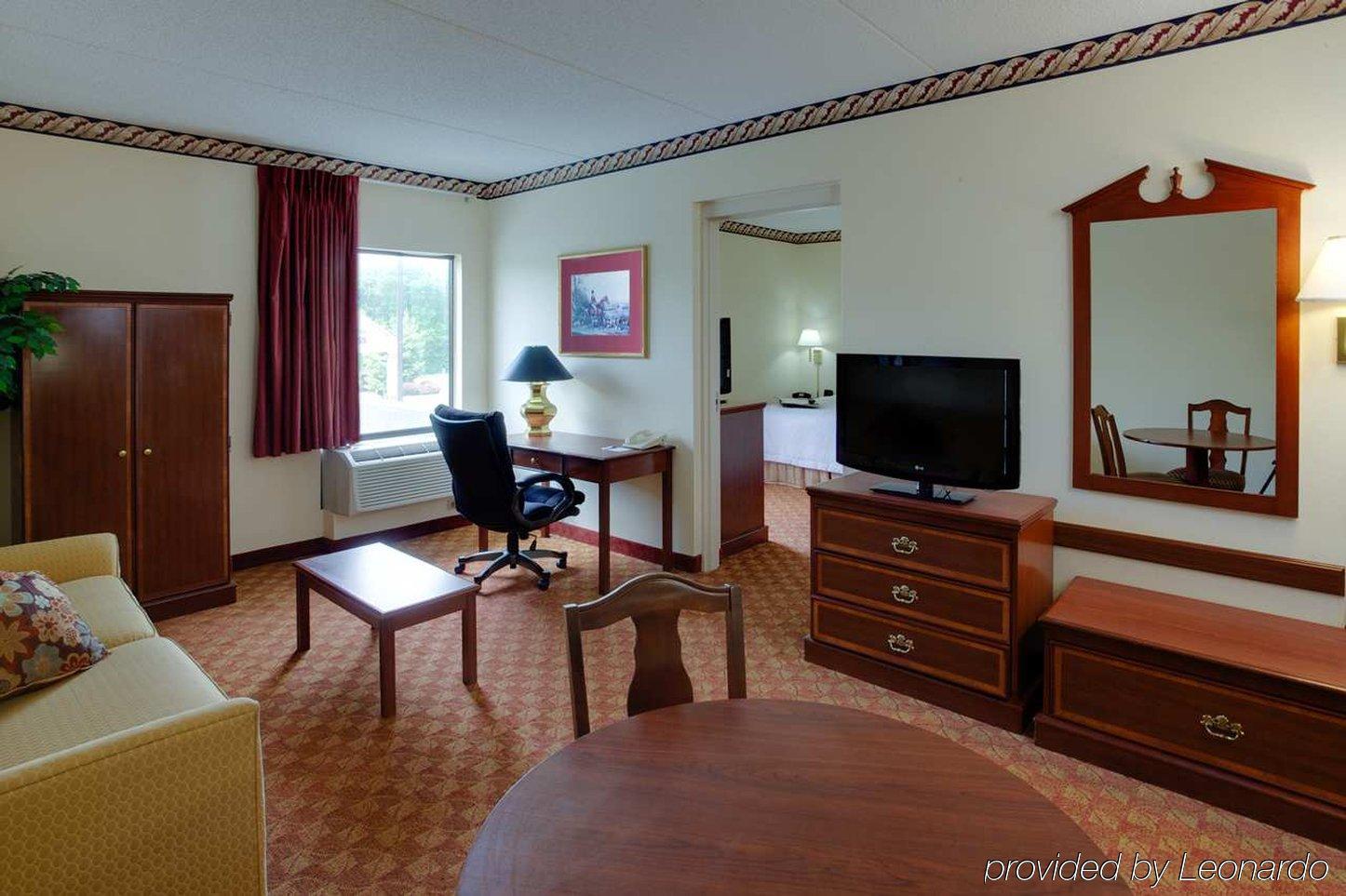Hampton Inn Hanover Bagian luar foto